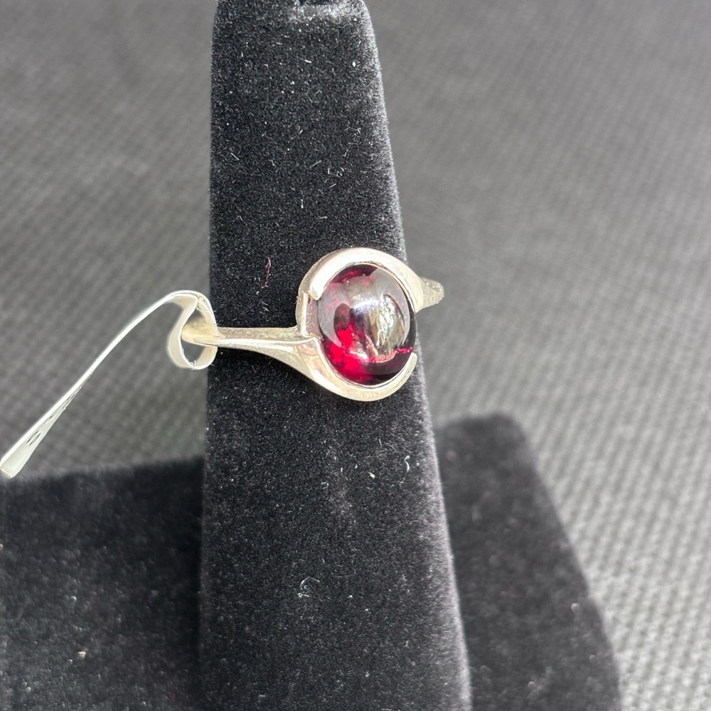 Garnet sterling silver Women's Ring size 6